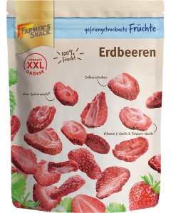 Gefriergetrocknete Erdbeerscheiben in freigestellter Verpackung mit Farmer's Snack Logo, XXL- und 100% Frucht-Kennzeichnung.