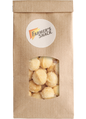 Wolnostojące opakowanie Makadamia słodko-słona w brązowym opakowaniu z naklejką z logo Farmer's Snack