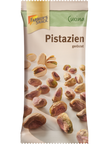 Freigestellte Verpackung von gerösteten Pistazien ohne Schale 50g mit Farmer's Snack Logo.