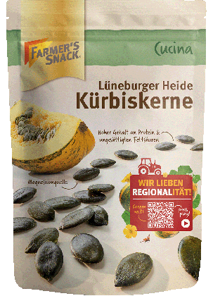 Freigestellte Verpackung von Lüneburger Heide Kürbiskernen 200g mit Farmer's Snack Logo