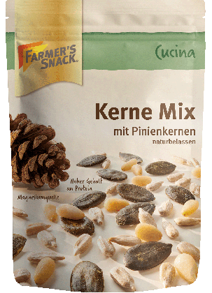 Freigestellte Verpackung von Cucina Kerne Mix aus Sonnenblumenkernen, Kürbiskernen und Pinienkernen 150g mit Farmer's Snack Logo und Vegan-Kennzeichnung
