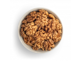 Nueces al natural en bol blanco