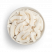 Chips de coco en un bol blanco