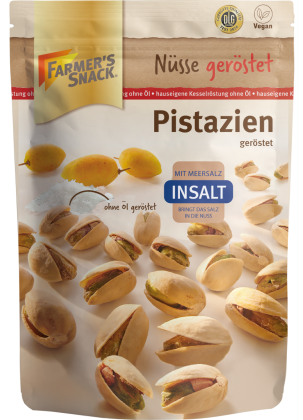 Bolsa con base de pistachos con cáscara InSalt de 150 g con el logotipo de Farmer's Snack, etiquetado vegano y logotipo de la DLG.